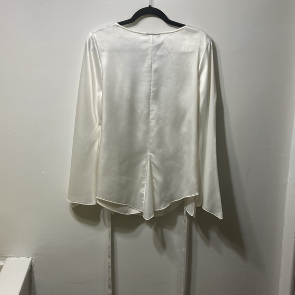 ASHLEY STEWART WOMEN’S,OFF WHITE,SHINING,POLYESTER/SPANDEX WRAP TOP, SIZ… - Picture 2 of 10